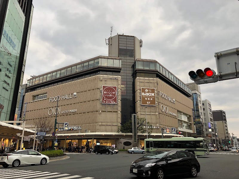 Shopping at Shijo-dori