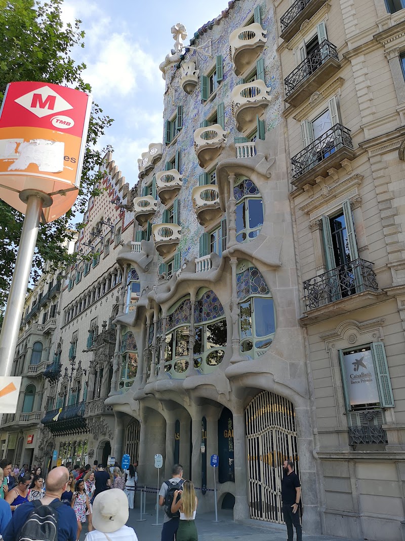 Explore the Gracia neighborhood